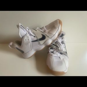 Nike HyperSet White Black Volleyball Ladies Sneakers Court Shoes 6.5